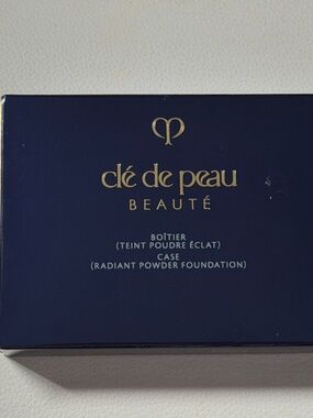 Clé de Peau Beauté Radiant Powder Foundation (NWB)